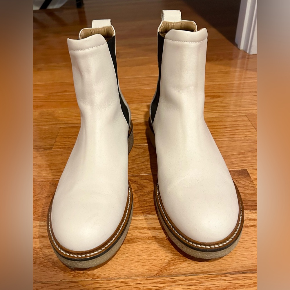 Everlane Chelsea Boot